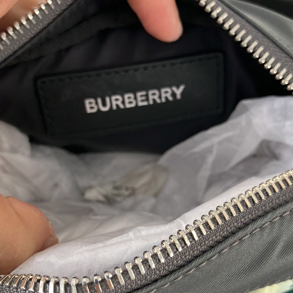 100% Authentic!Burberry Gray Belt Bag with Black Strap and Silver Zipper - Picture 11 of 12